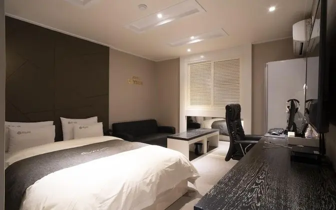 Oda (Deluxe (NETFLIX/bag PC/styler availab)