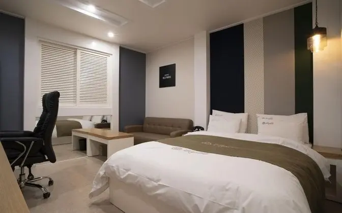 Oda (Deluxe (NETFLIX/bag PC/styler availab)