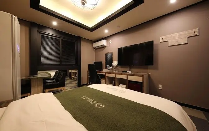 Oda (Superior (BenQ Monitor RTX 306012 Gen)