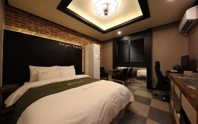 Oda (Superior (BenQ Monitor RTX 306012 Gen)