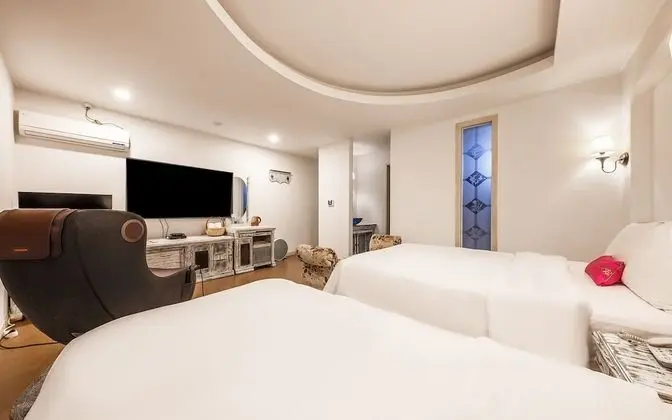 Oda (Deluxe room (no-hard 1pc twin bed mas)