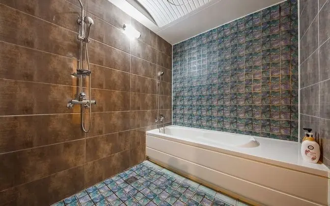 Oda (Deluxe room (no-hard 2PC twin bed mas)