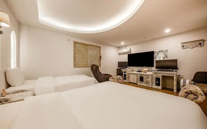 Oda (Deluxe room (no-hard 2PC twin bed mas)