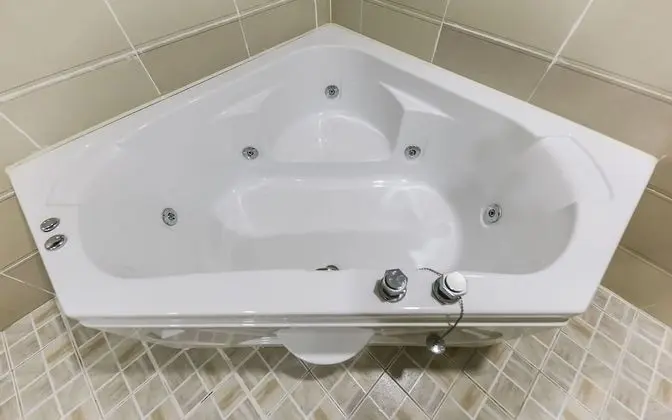 Oda (VVIP (Massage Chair + Jetted Spa Tub )