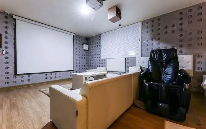 Oda (VVIP (Massage Chair + Jetted Spa Tub )