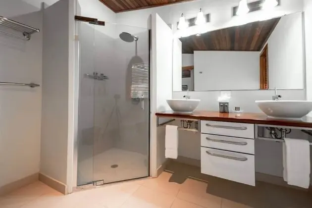 Premium Kır Evi, 2 Yatak Odası, Denize Sıfır (Room Only)