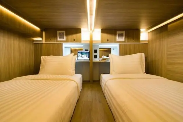 Capsule Twin