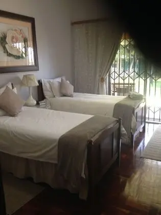 Comfort İki Ayrı Yataklı Oda, 2 Tek Kişilik Yatak, Buzdolabı ve Mikrodalga, Havuz Manzaralı