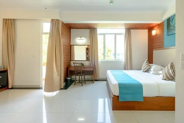 Deluxe Double Room with Balcony and Parital View