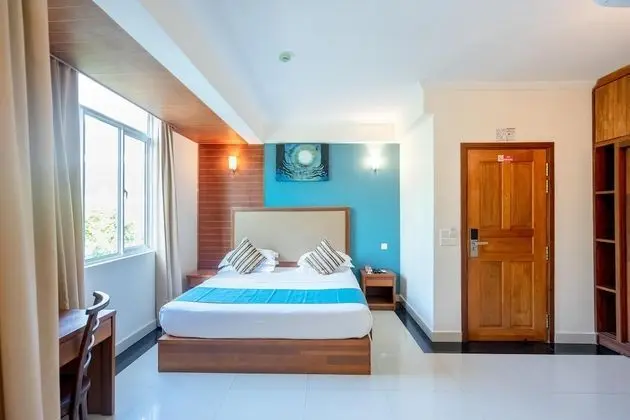 Deluxe Double Room with Balcony and Parital View
