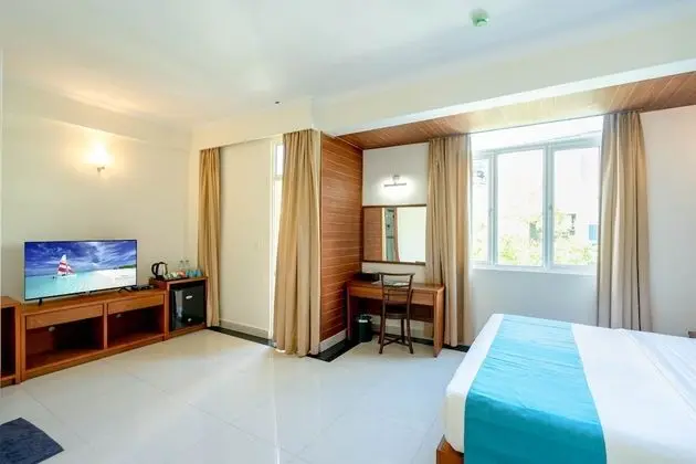 Deluxe Double Room with Balcony and Parital View