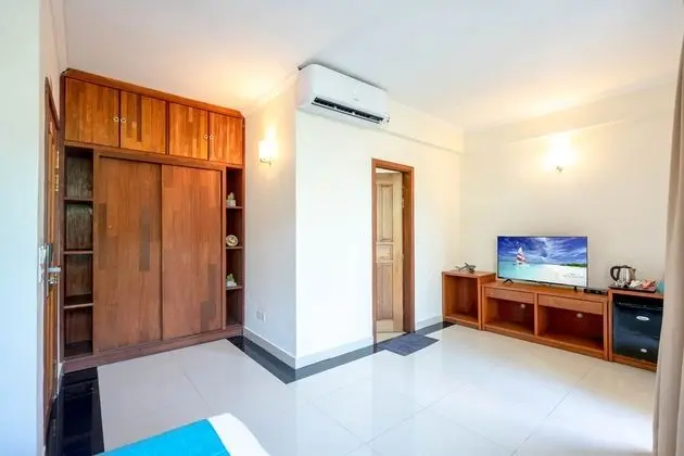Deluxe Double Room with Balcony and Parital View