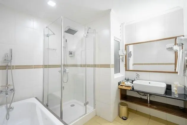 Deluxe Double Room with Balcony and Parital View