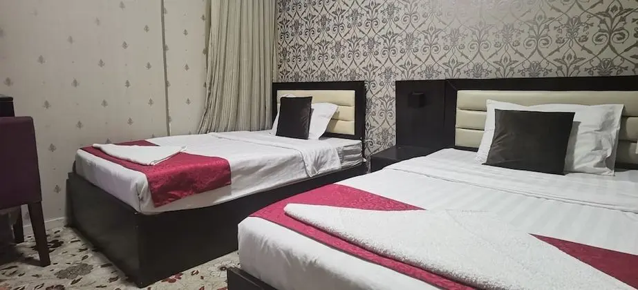 Tek Büyük Yataklı Oda, 2 Tek Kişilik Yatak