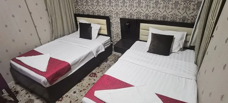 Tek Büyük Yataklı Oda, 2 Tek Kişilik Yatak