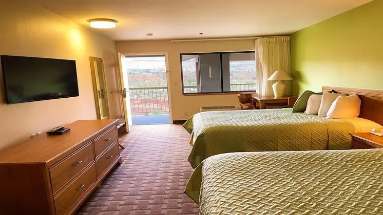 Deluxe Oda, 2 Büyük (Queen) Boy Yatak, Buzdolabı ve Mikrodalga, Dağ Manzaralı