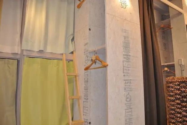 Ortak Ranzalı Oda, Birden Çok Yatak Odası