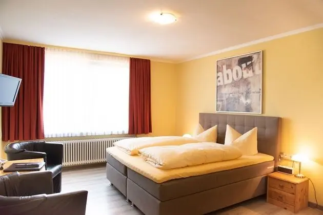 Büyük Yataklı Tek Kişilik Oda