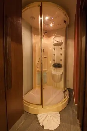 Premier room with spa bath