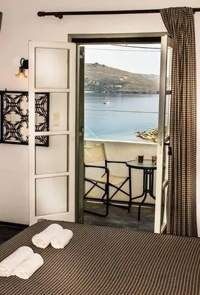 Stüdyo, Deniz Manzaralı (3 Adults)