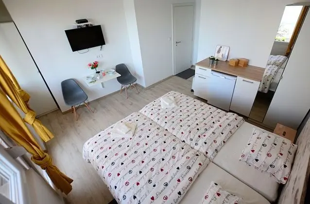 Tek Büyük Yataklı Oda, Balkon, Deniz Manzaralı