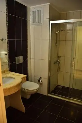 Üç Kişilik Oda, Kara veya Havuz Manzaralı, Balkonlu