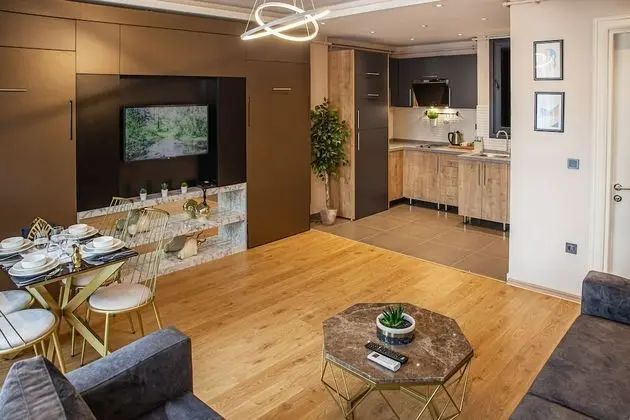 Deluxe Apartment
