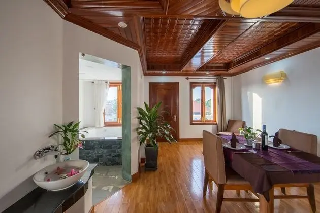 Premier Suite - Free Pick Up