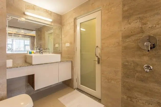 Deluxe Tek Büyük Yataklı Oda, 1 En Büyük (King) Boy Yatak, Özel Banyo, Şehir Manzaralı