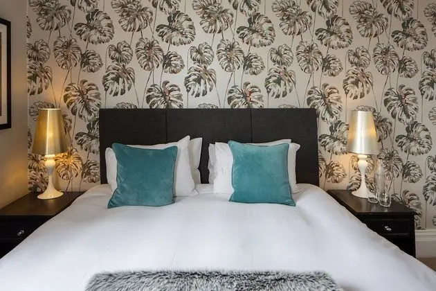 Superior Super King Size, Sea View (Room 3)