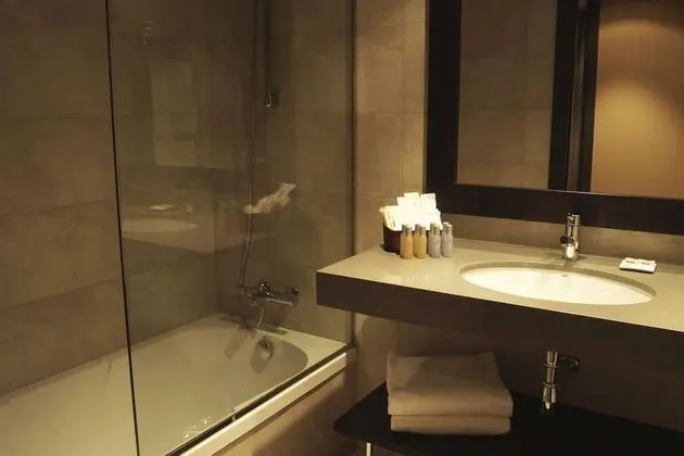 Standard Tek Büyük Yataklı Oda (Interior View)
