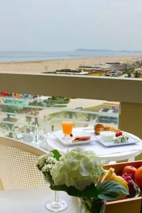 Standard Tek Büyük veya İki Ayrı Yataklı Oda, Balkon, Deniz Manzaralı