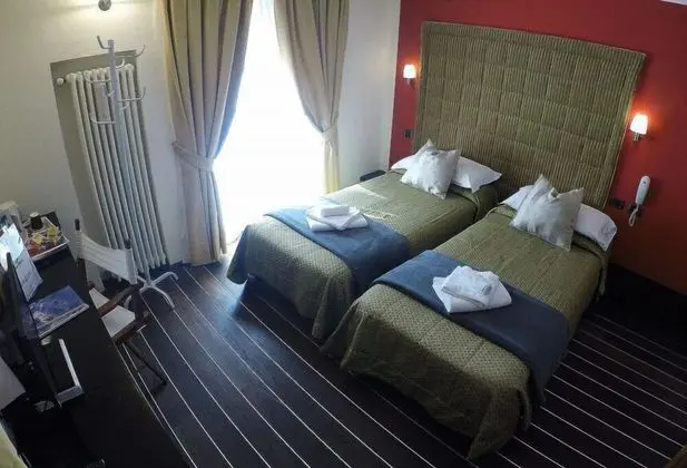 Tek Büyük veya İki Ayrı Yataklı Oda