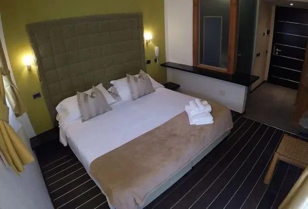 Tek Büyük veya İki Ayrı Yataklı Oda