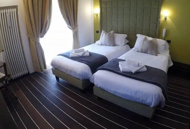 Tek Büyük veya İki Ayrı Yataklı Oda