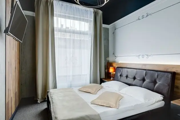 Standard Tek Büyük Yataklı Oda