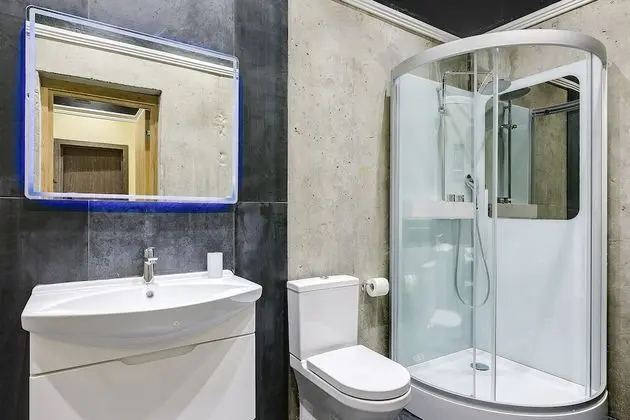 Standard Tek Büyük Yataklı Oda (without Window)