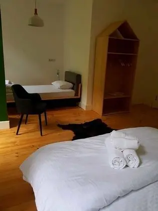 Üç Kişilik Oda