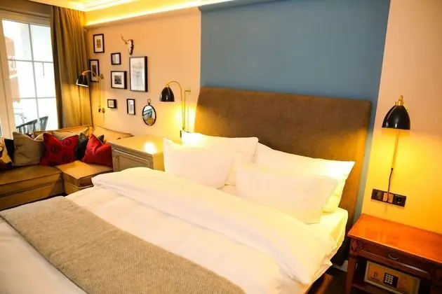 Tek Büyük Yataklı Oda, Balkon