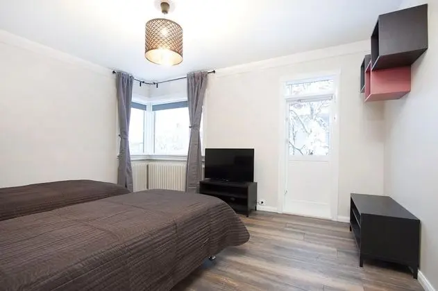 Tek Büyük veya İki Ayrı Yataklı Oda, Balkon