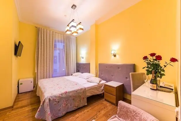 Comfort Tek Büyük veya İki Ayrı Yataklı Oda