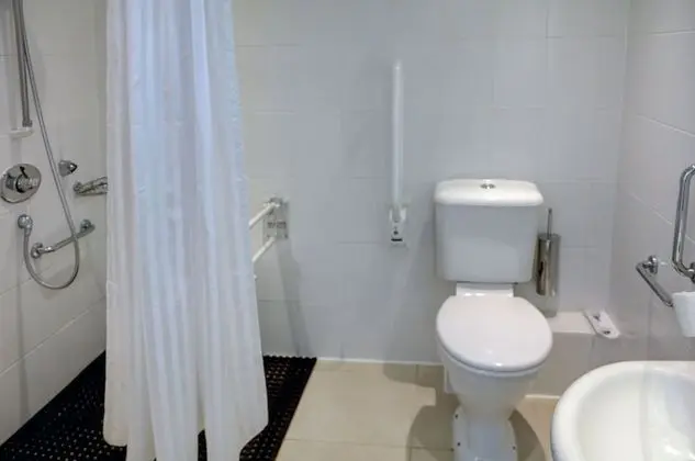 Deluxe Tek Büyük Yataklı Oda (Accessible)