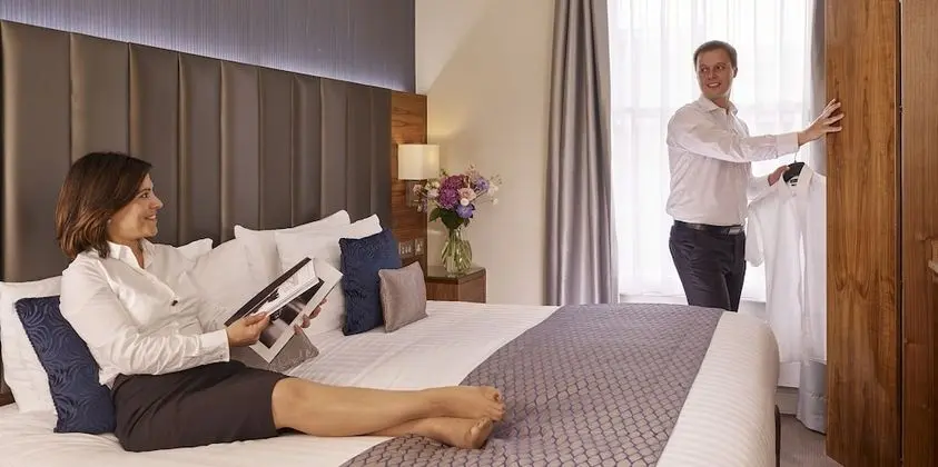 Club Tek Büyük Yataklı Oda