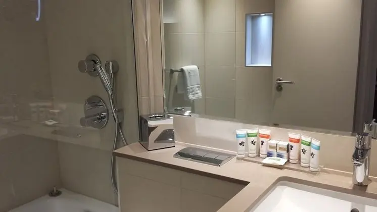 Club Tek Büyük Yataklı Oda