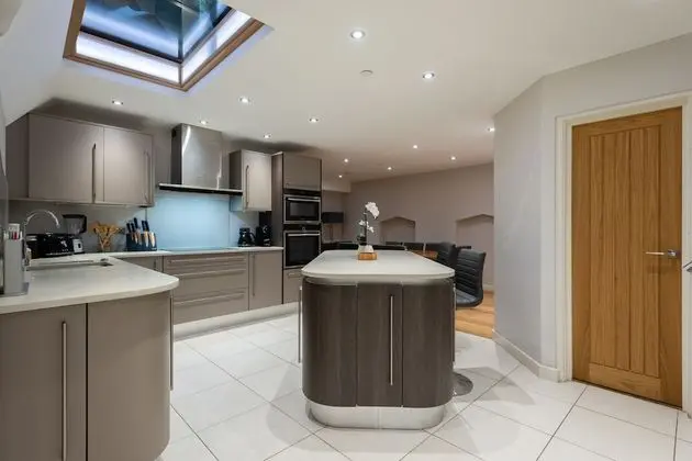 Apart Daire, 5 Yatak Odası