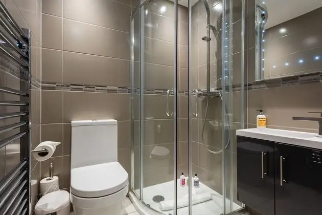 Apart Daire, 5 Yatak Odası