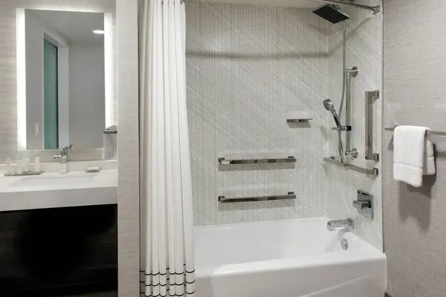 Oda, 1 En Büyük (King) Boy Yatak, Sigara İçilmez, Şehir Manzaralı