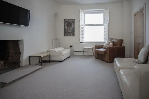Ev (3 Bedrooms)