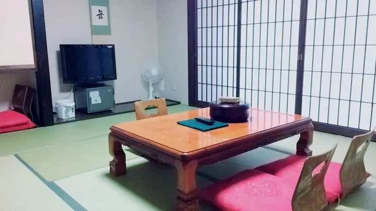 Traditional Dört Kişilik Oda, Ortak Banyo (Pet Friendly, JP Style,Private Toilet)