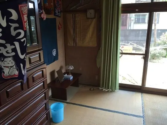 Traditional Üç Kişilik Oda, Ortak Banyo (Small Japanese Style)